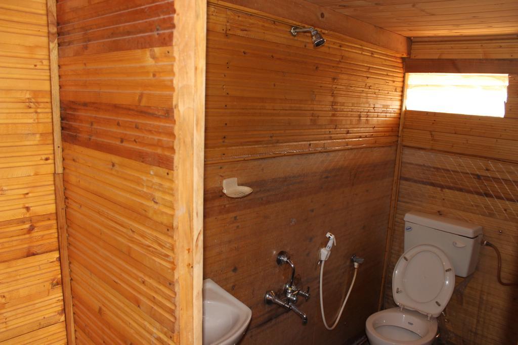 Tivai Beach Cottages Calangute Room photo